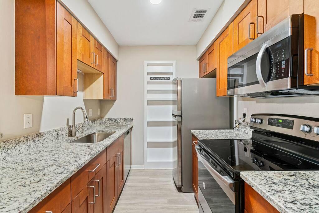 M1 - Private And Serene 1Bdr 1Ba Ensuite Shared Room 亚特兰大 外观 照片